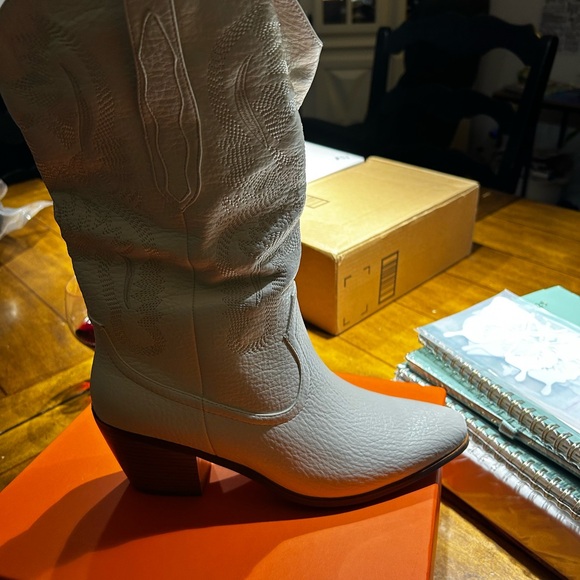 Boots - Picture 1 of 3